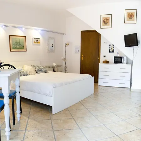 Appartamenti La Casina Porto Azzurro Exterior photo
